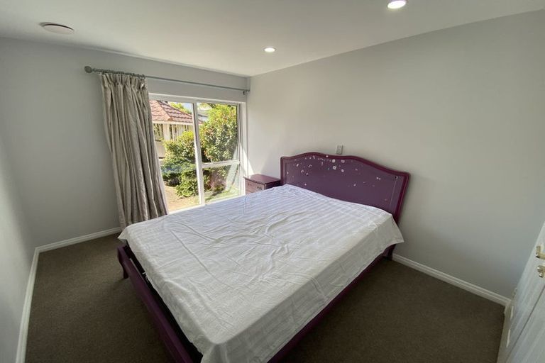 Photo of property in 5 Gretna Green, Browns Bay, Auckland, 0630