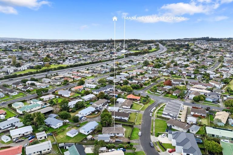 Photo of property in 13 Melleray Place, Randwick Park, Auckland, 2105
