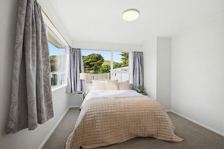 Photo of property in 135 Muri Road, Pukerua Bay, 5026