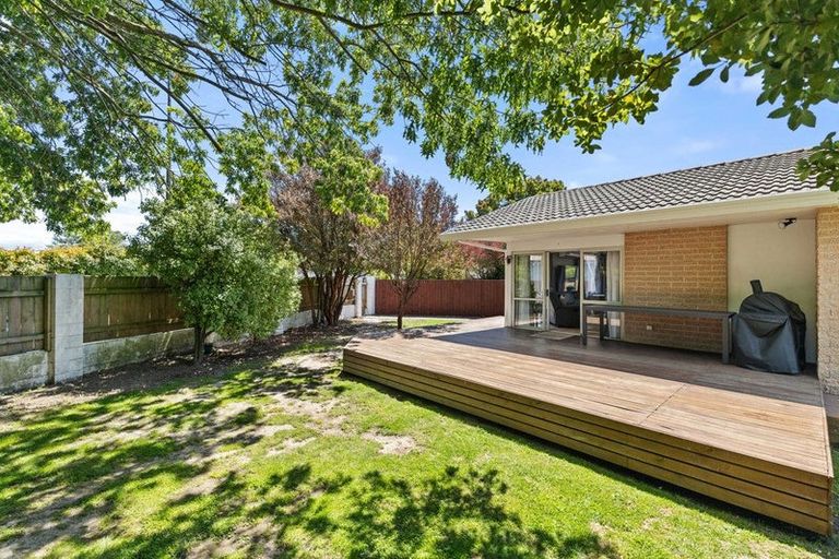 Photo of property in 2 Magenta Place, Broomfield, Christchurch, 8042