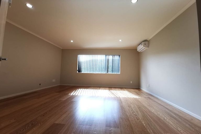 Photo of property in 19 Hornbill Drive, Fairview Heights, Auckland, 0632
