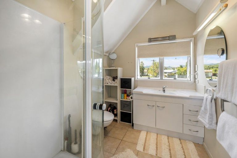 Photo of property in 31 Willow Avenue, Hannahs Bay, Rotorua, 3010