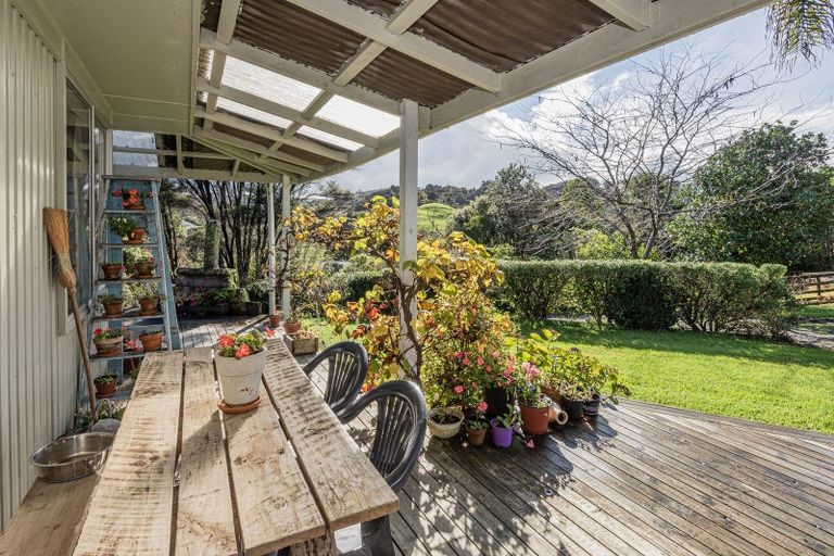 Photo of property in 4 Paparoa Station Road, Paparoa, 0571