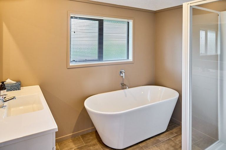 Photo of property in 13 Halladale Road, Papakowhai, Porirua, 5024