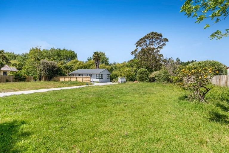 Photo of property in 120 Awaroa Road, Helensville, 0800