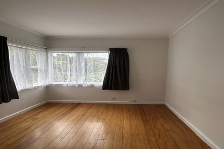 Photo of property in 11 Waru Street, Khandallah, Wellington, 6035