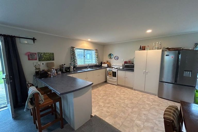 Photo of property in 15 Sarah Street, Waikawa Beach, Manakau, 5573