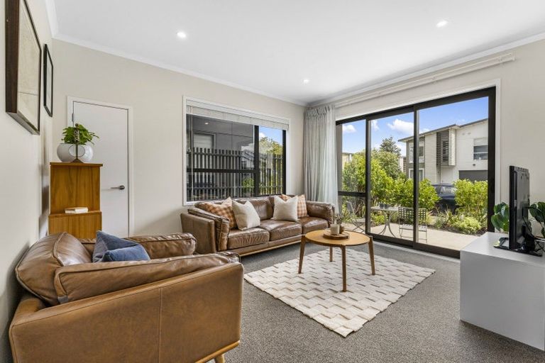 Photo of property in 10 Walter Merton Road, Hobsonville, Auckland, 0616