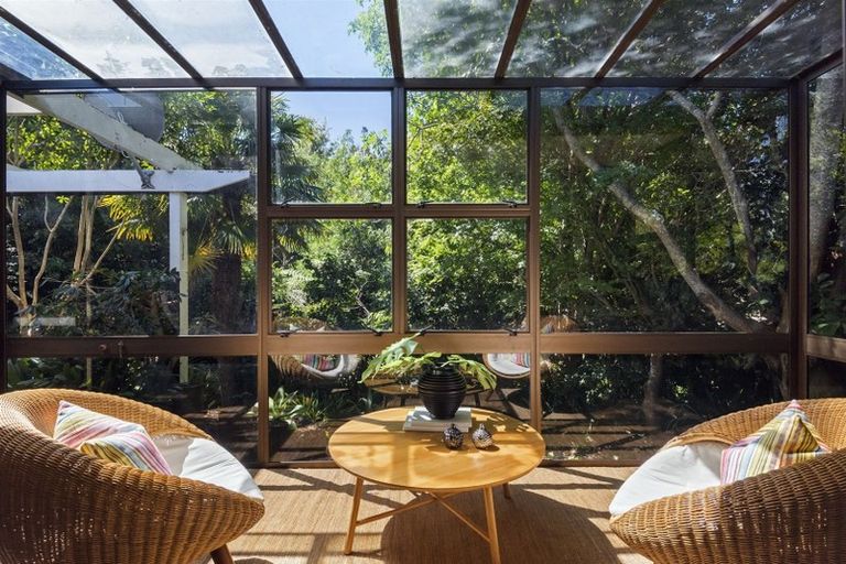 Photo of property in 10 Portsea Place, Chatswood, Auckland, 0626