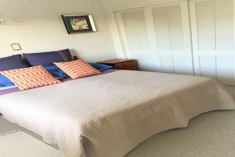 Photo of property in 2 Sylvan Park Avenue, Milford, Auckland, 0620