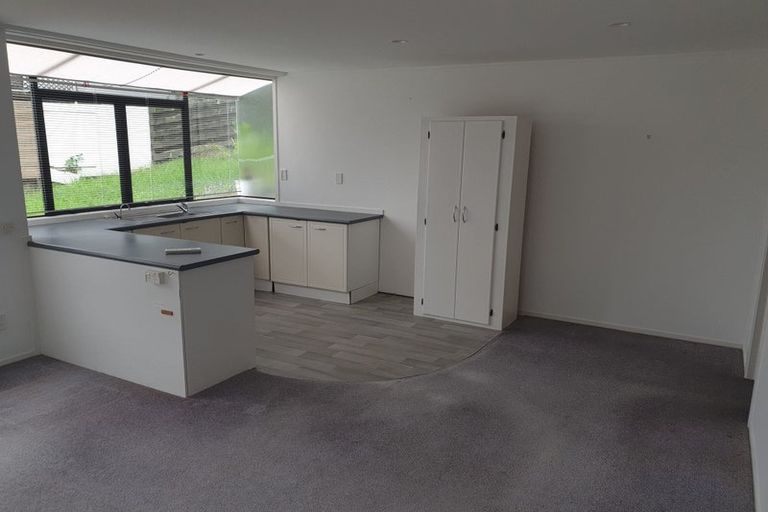 Photo of property in 50 Valley View Road, Glenfield, Auckland, 0629