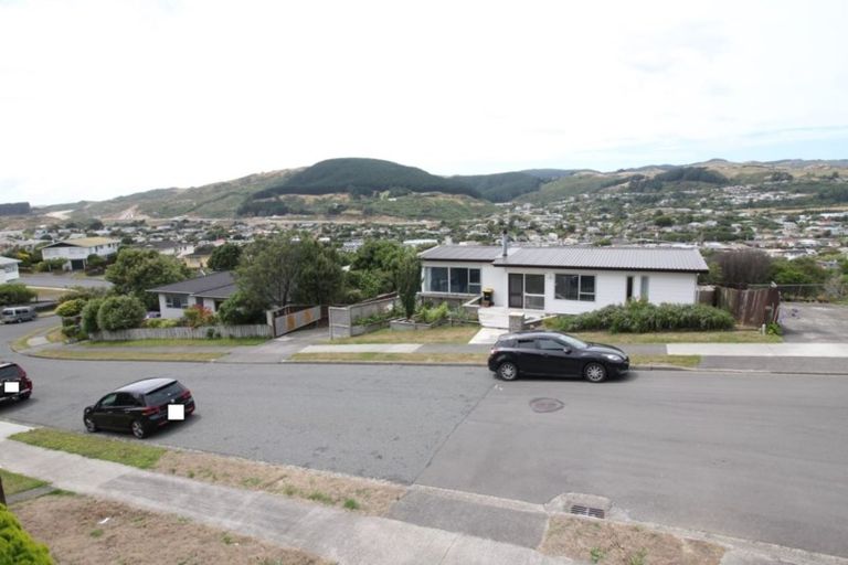 Photo of property in 14 Katarina Grove, Tawa, Wellington, 5028
