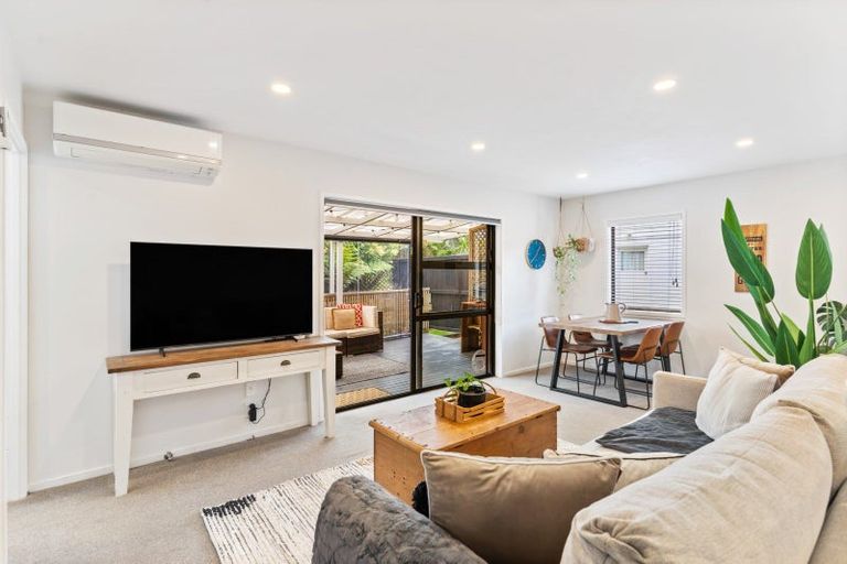 Photo of property in 2/88 Lauderdale Road, Birkdale, Auckland, 0626