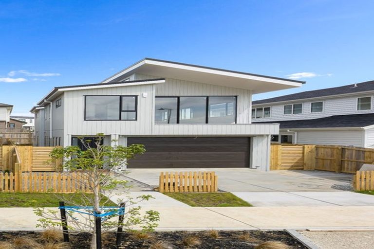 Photo of property in 60 Matangi View Drive, Orewa, 0931