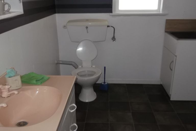 Photo of property in 14-16 Mako Mako Road, Levin, 5510