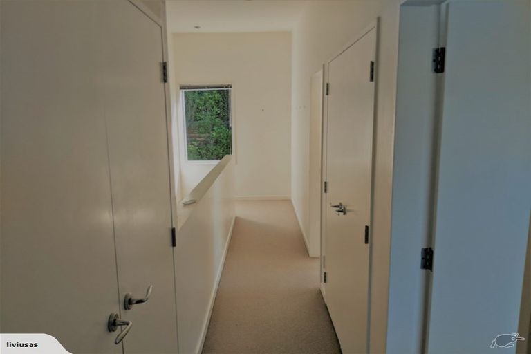 Photo of property in 31 Tiketike Way, Brooklyn, Wellington, 6021