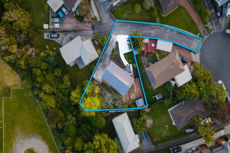 Photo of property in 14 Landsdale Place, Massey, Auckland, 0614