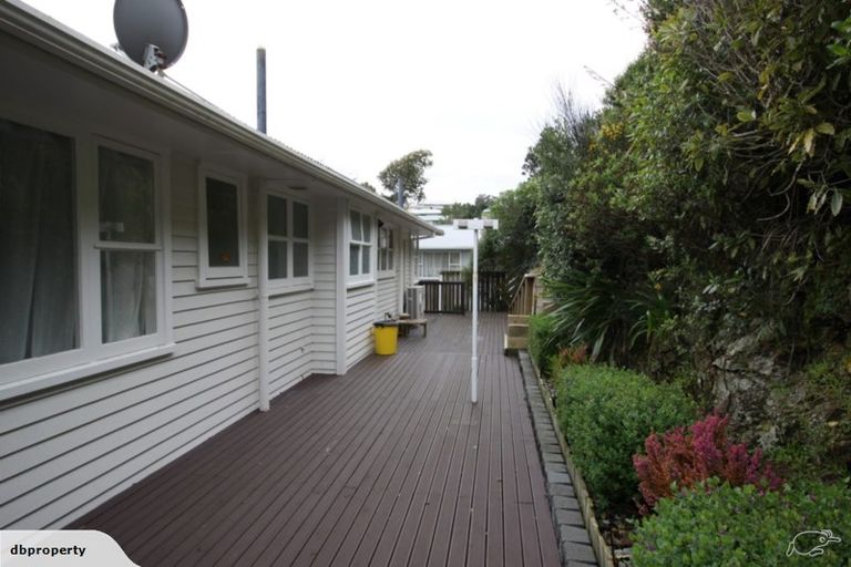 Photo of property in 47 Link Road, Newlands, Wellington, 6037
