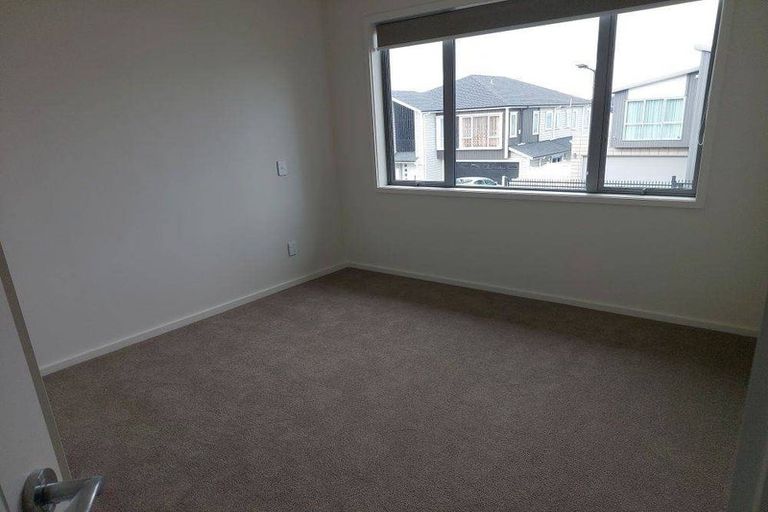 Photo of property in 15 Gunn Way, Hobsonville, Auckland, 0616