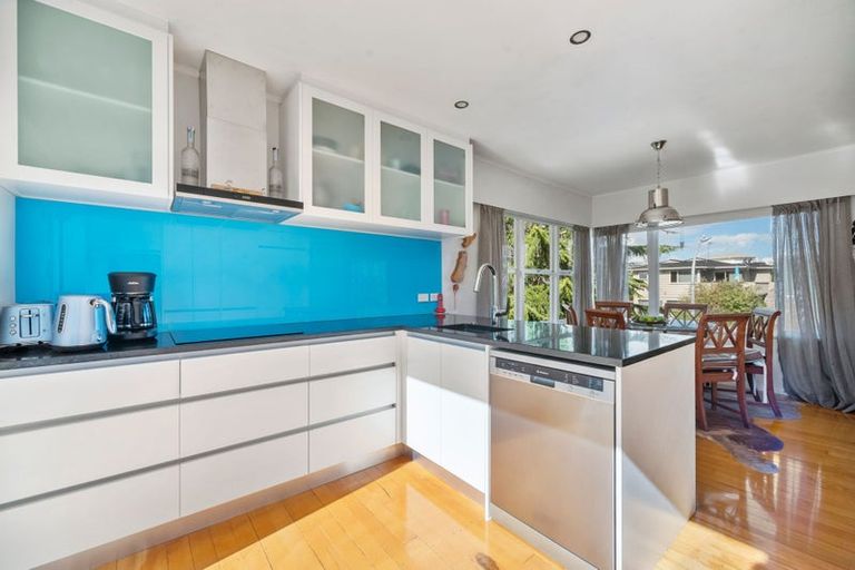 Photo of property in 16 The Boulevard, Sunnyhills, Auckland, 2010