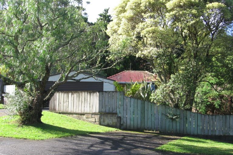 Photo of property in 12 Rimutaka Place, Titirangi, Auckland, 0604