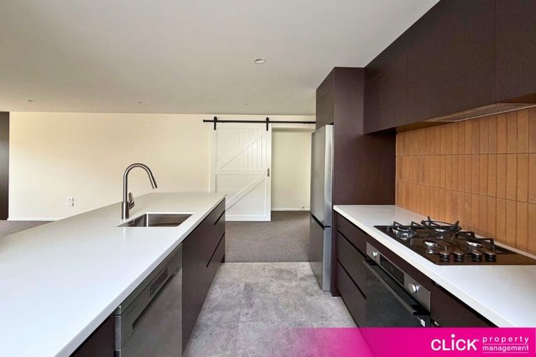 Photo of property in 33 Melbourne Street, South Dunedin, Dunedin, 9012