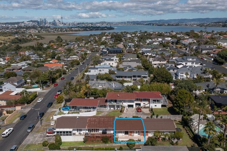 Photo of property in 1/5 Onepoto Road, Hauraki, Auckland, 0622