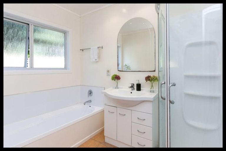 Photo of property in 19a Woodmancote Road, Khandallah, Wellington, 6035