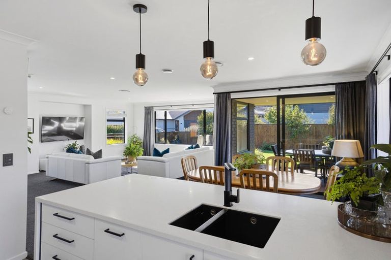 Photo of property in 16 Thomas Way, Brightwater, 7022