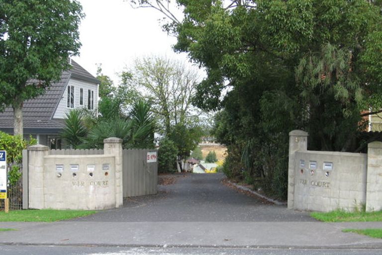 Photo of property in 251b Royal Road, Massey, Auckland, 0614