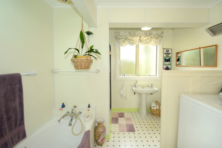 Photo of property in 203 Wakari Road, Helensburgh, Dunedin, 9010