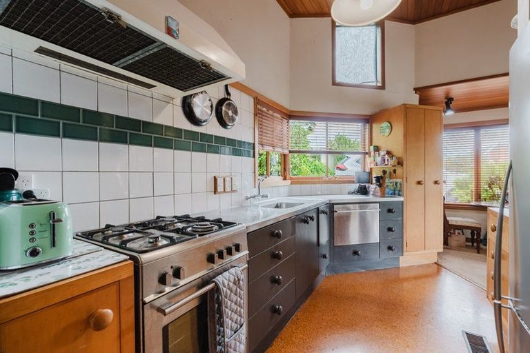 Photo of property in 134 Lake Crescent, Hamilton Lake, Hamilton, 3204
