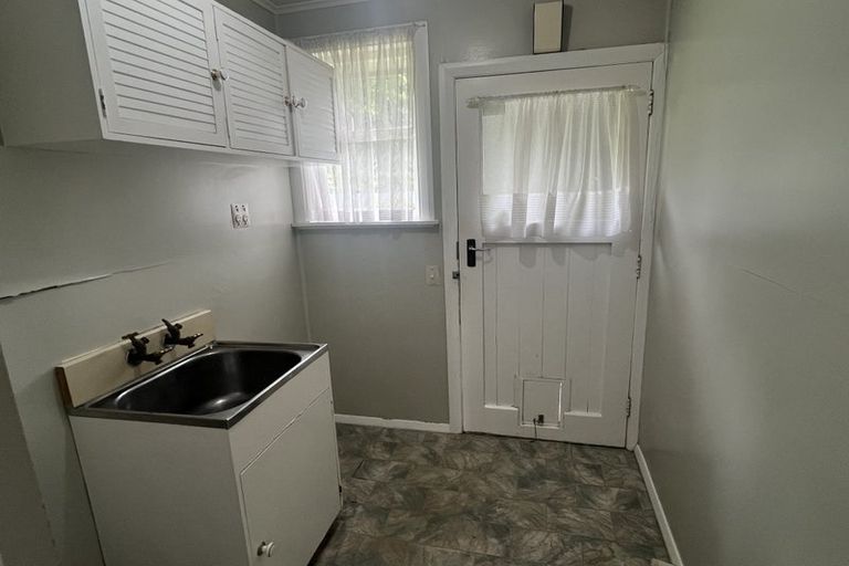 Photo of property in 6 Radnor Place, Highbury, Palmerston North, 4412