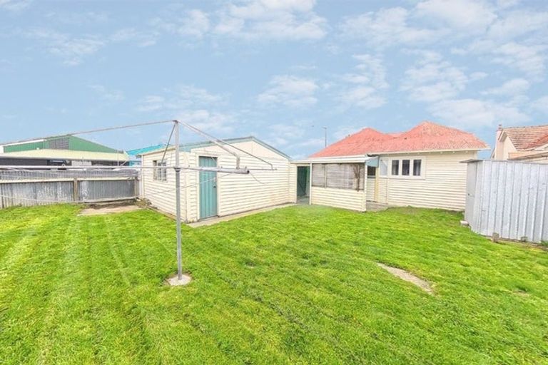 Photo of property in 4 Wood Street, Takaro, Palmerston North, 4410