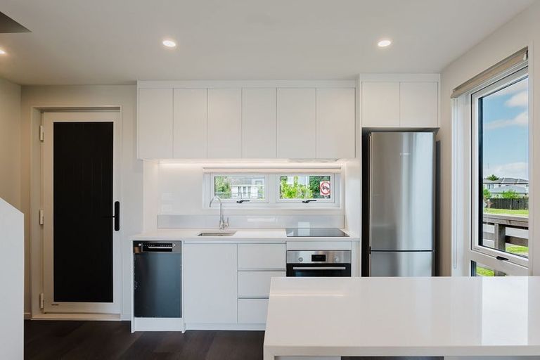 Photo of property in 100 Te Puketoka Lane, Mangere, Auckland, 2022