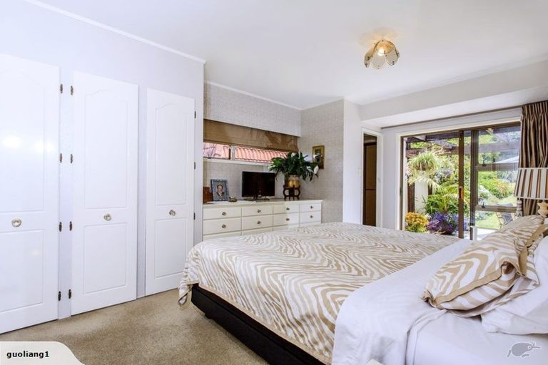 Photo of property in 68 Meadowvale Avenue, Forrest Hill, Auckland, 0620