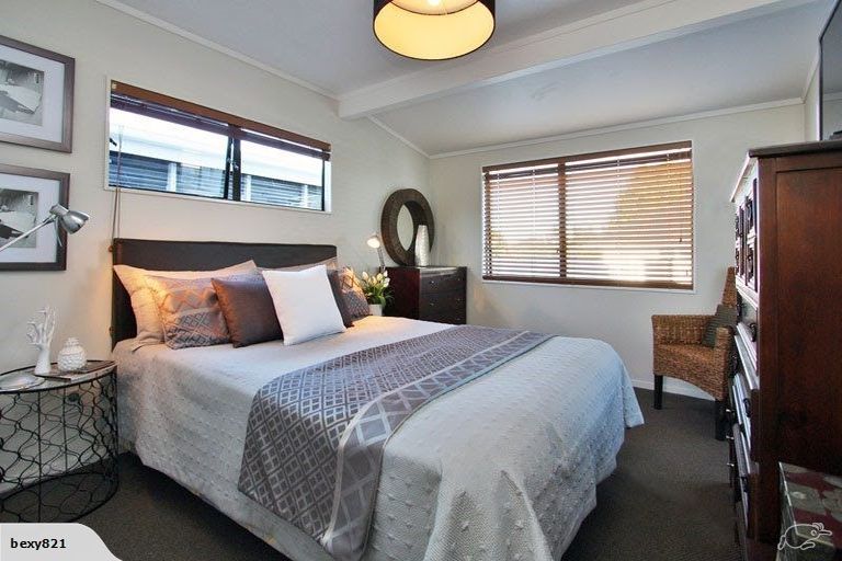 Photo of property in 34b Enderby Drive, Te Atatu Peninsula, Auckland, 0610