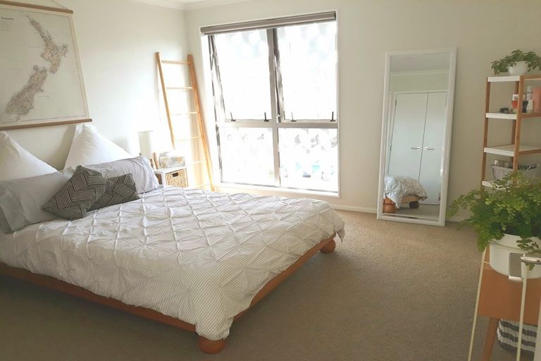 Photo of property in 27 Rangihina Road, Hobsonville, Auckland, 0616