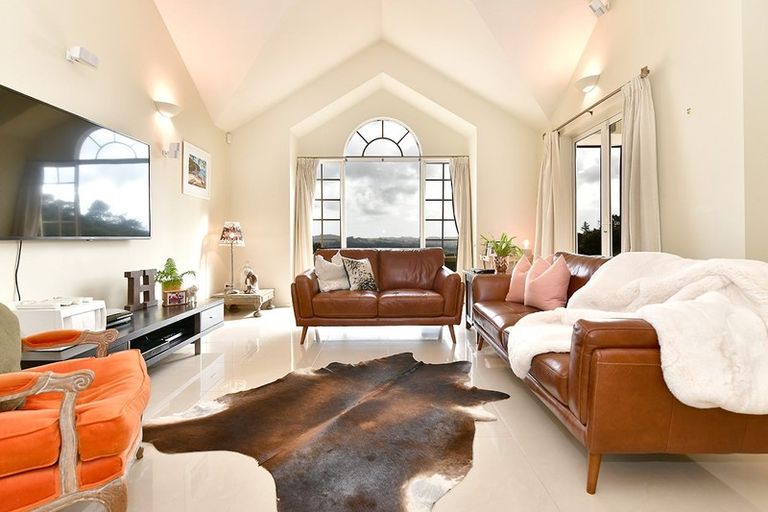 Photo of property in 54 Pinetone Road, Kumeu, 0892