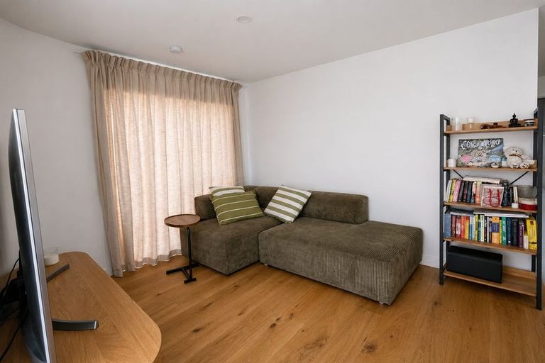 Photo of property in 1 Penderford Place, Mangere East, Auckland, 2024