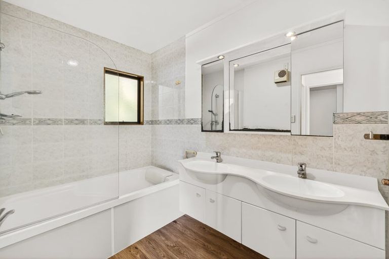 Photo of property in 31 Shuttleworth Place, Manly, Whangaparaoa, 0930