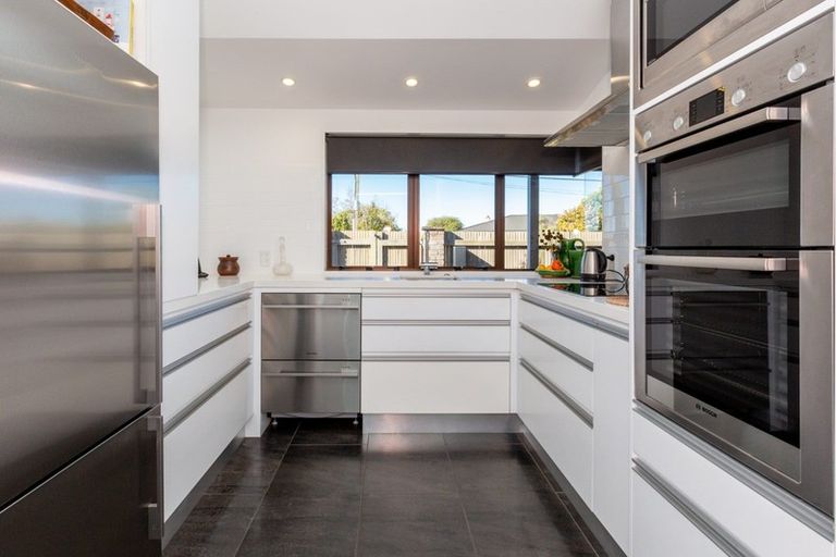 Photo of property in 120 Avondale Road, Taradale, Napier, 4112