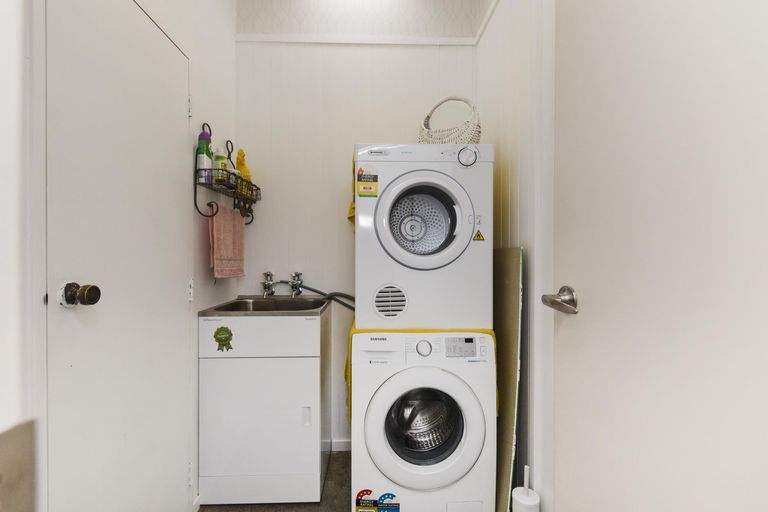 Photo of property in 10 Milverton Avenue, Hokowhitu, Palmerston North, 4410