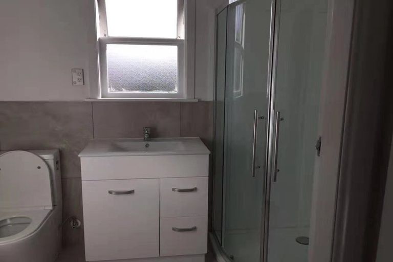 Photo of property in 36 Longburn Road, Henderson, Auckland, 0610