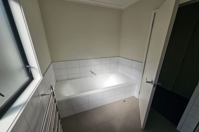 Photo of property in 114a Avondale Road, Taradale, Napier, 4112