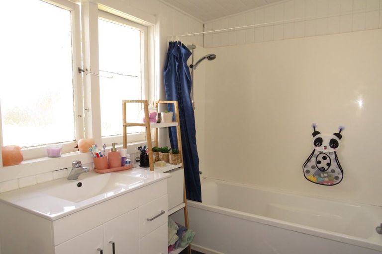 Photo of property in 35 Freyberg Street, Wairoa, 4108