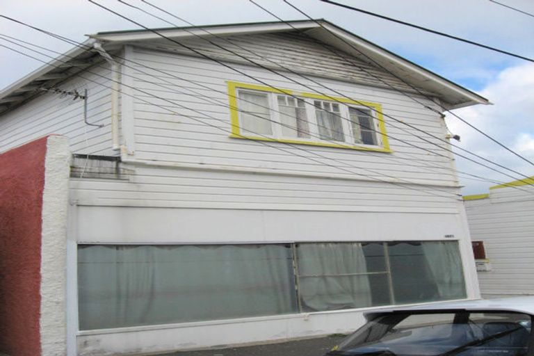 Photo of property in 147 Onepu Road, Lyall Bay, Wellington, 6022