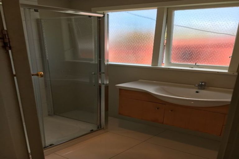 Photo of property in 71 Glenview Road, Glen Eden, Auckland, 0602
