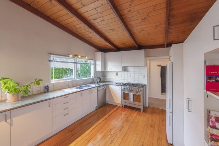 Photo of property in 14 Tensing Place, Khandallah, Wellington, 6035