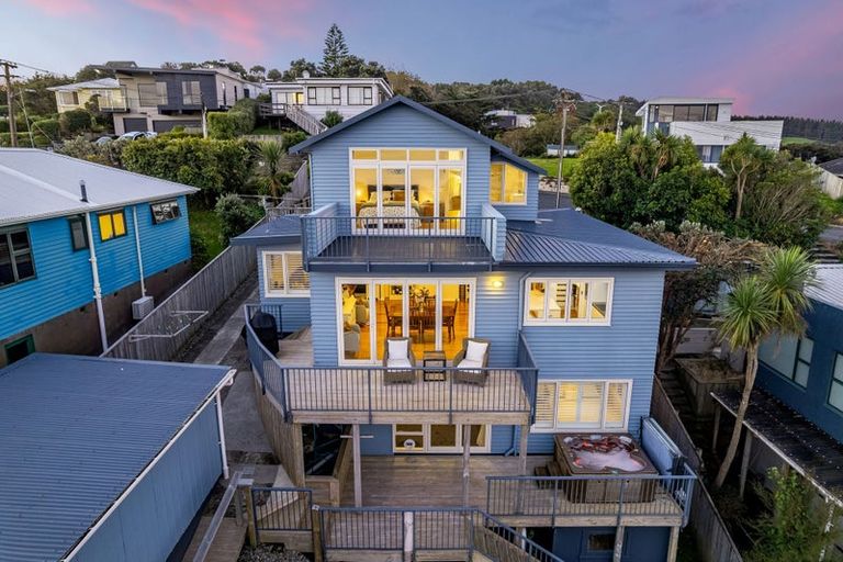 Photo of property in 14 Corlett Road, Plimmerton, Porirua, 5026
